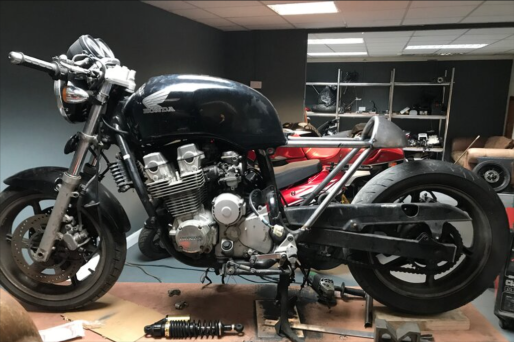 Honda CB750 Cafe Racer Build